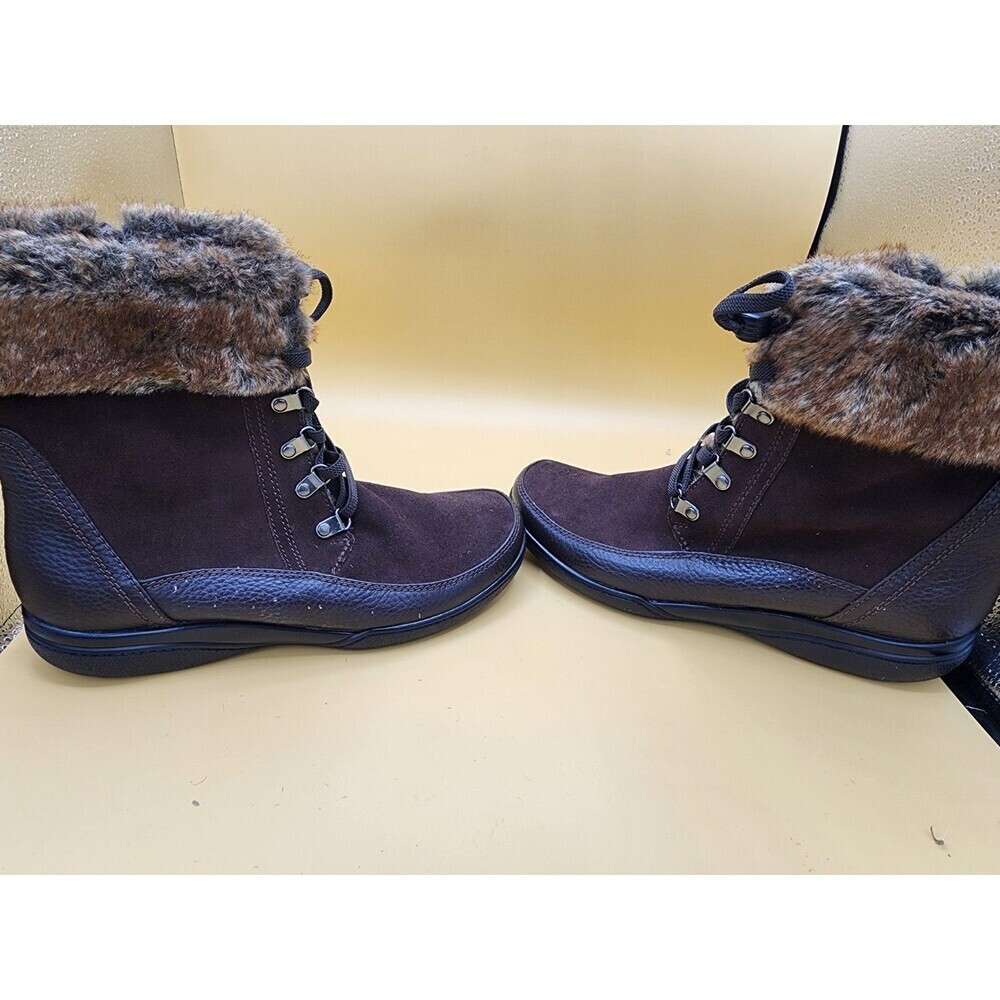 Clarks Boots Womens 10 M Brown Suede Leather Faux Fur Trim Inside Zipper Winter - Picture 2 of 9